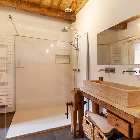 Casa vacanze Charming House In Gorgeous, Quiet Village In The Aveyron Countryside *